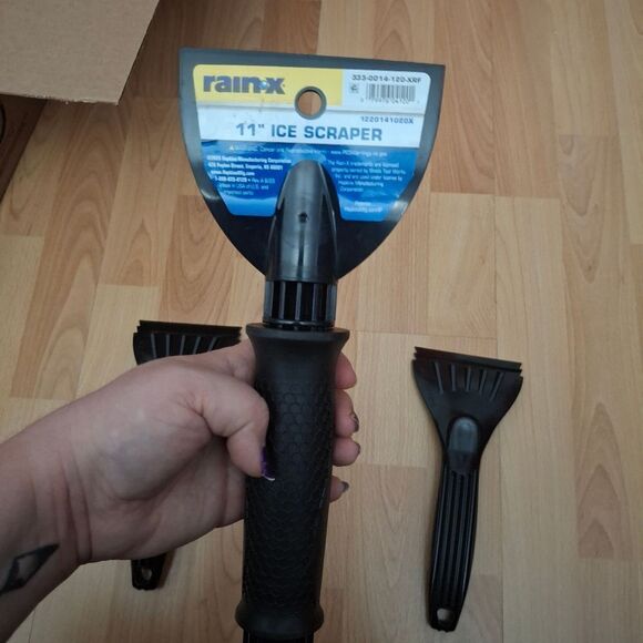 Set Of 3 Ice Scrapers - Picture 7 of 8